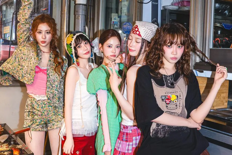 Хитовый микс: LE SSERAFIM и j-hope «зажигают» глобальные чарты с треком «SPAGHETTI»