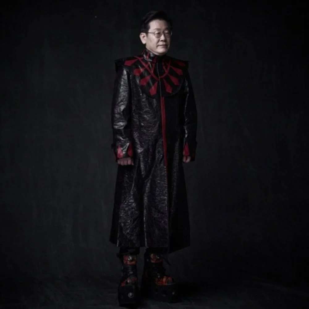 Память, объединяющая поколения: Президент Ли отдал дань уважения Син Хэ Чолю