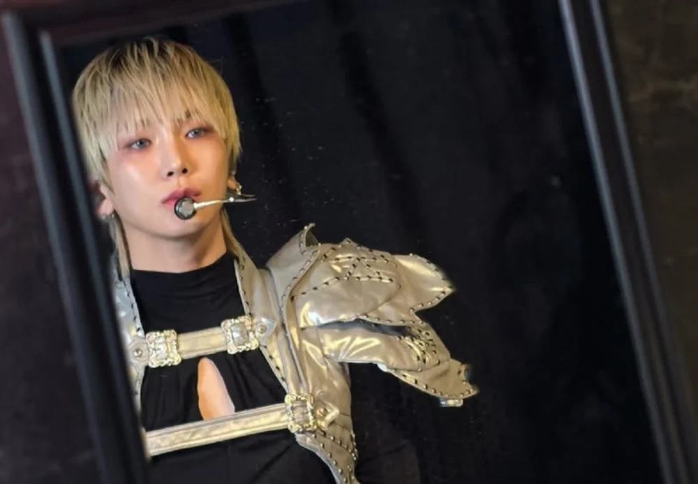 Кэй из SHINee опубликовал фото с тура на фоне молчания по делу «тёти-инъекций»